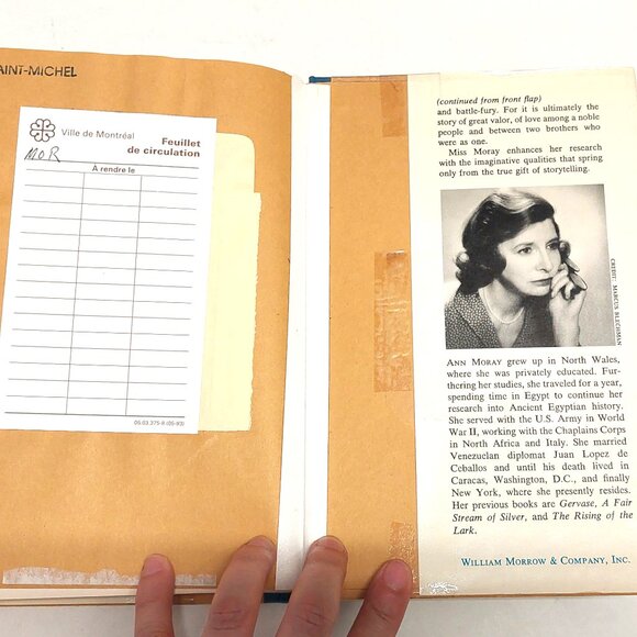 Dawn Falcon by Ann Moray 1974 Vintage HARDCOVER - RARE - OOP - Picture 3 of 6